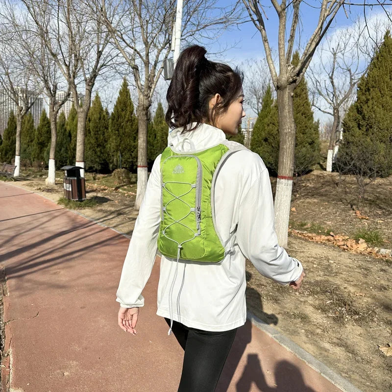 Unisex Hydration Pack Black 8L Adjustable Lightweight for Running Hiking-3