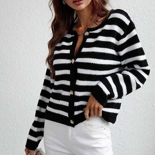 Judy | Stylish Women's Autumn Cardigan - Image 2